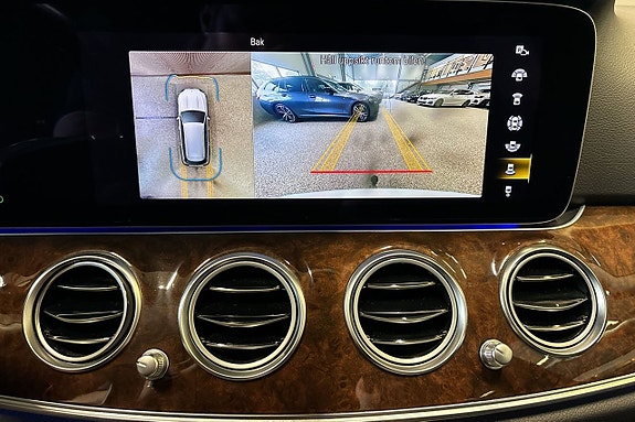 Mercedes-Benz E300 de 10 of 11