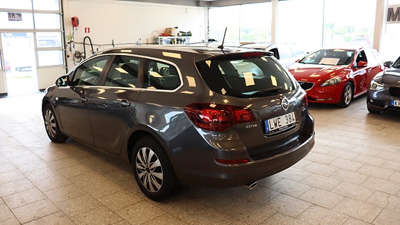 Opel Astra 4 of 5