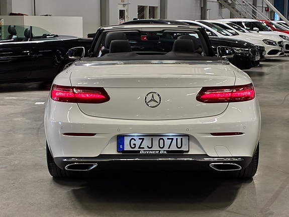 Mercedes-Benz E200 5 of 5