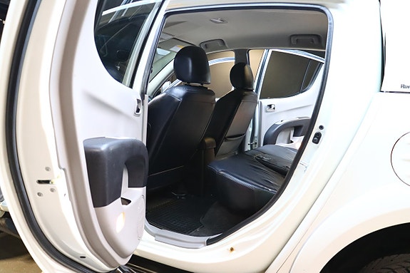 Mitsubishi L200 11 of 25