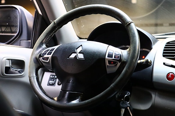 Mitsubishi L200 16 of 25