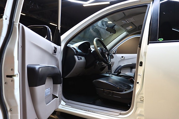 Mitsubishi L200 9 of 25
