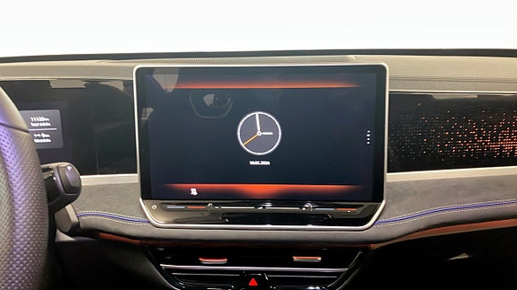 Volkswagen Passat 10 of 14