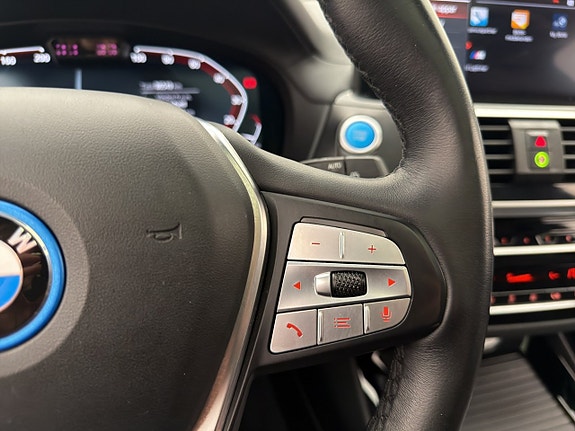 BMW iX3 22 of 30