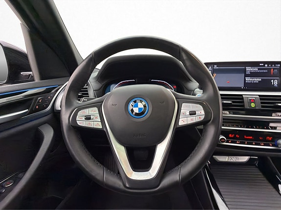 BMW iX3 16 of 30