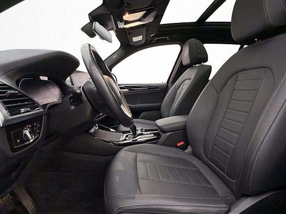 BMW iX3 13 of 30