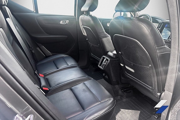 Volvo XC40 6 of 7