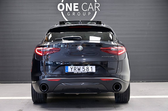 Alfa Romeo Stelvio 7 of 25