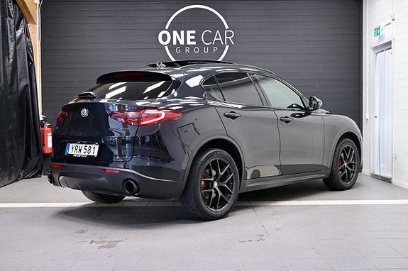 Alfa Romeo Stelvio 5 of 25