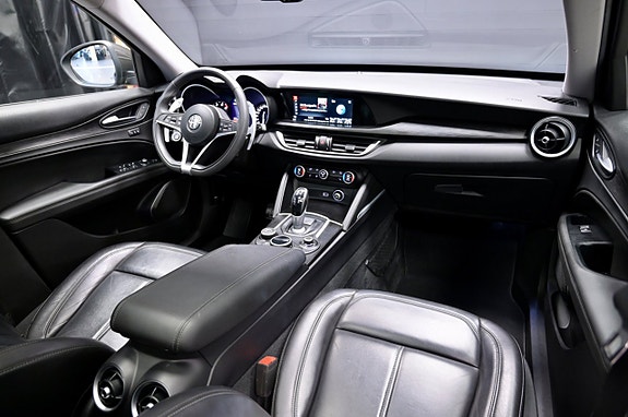 Alfa Romeo Stelvio 14 of 25