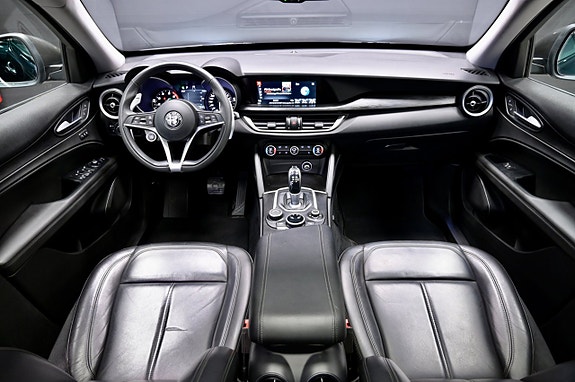 Alfa Romeo Stelvio 16 of 25