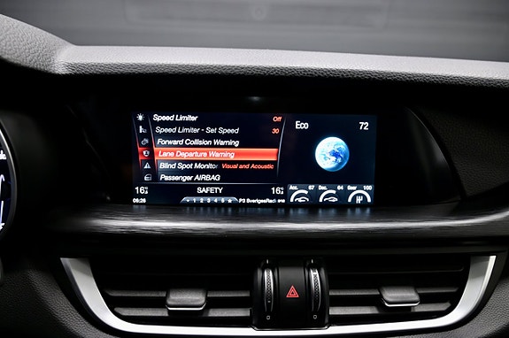 Alfa Romeo Stelvio 25 of 25