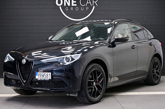 Alfa Romeo Stelvio 2 of 25