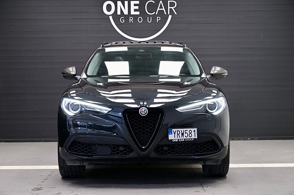 Alfa Romeo Stelvio 3 of 25