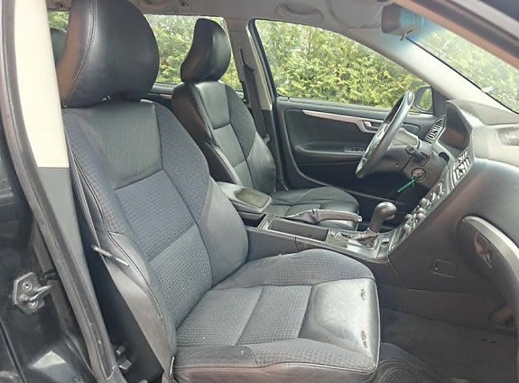 Volvo V70 8 of 17
