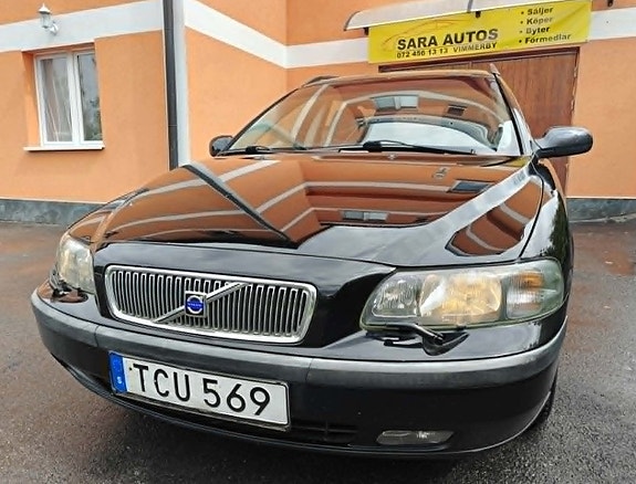 Volvo V70 7 of 17
