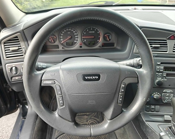 Volvo V70 16 of 17