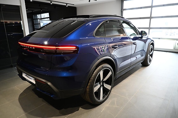 Porsche Macan 4 10 of 22