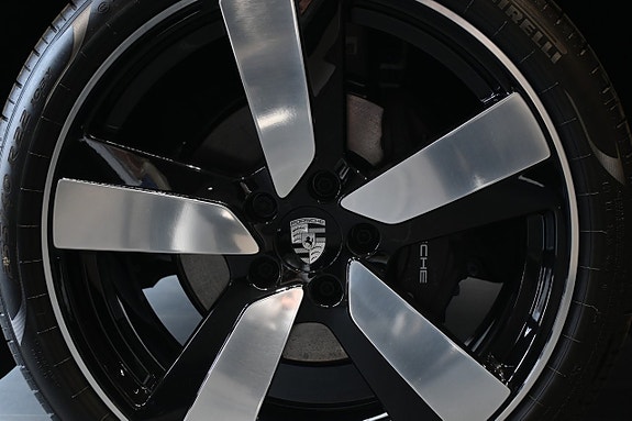 Porsche Macan 4 22 of 22