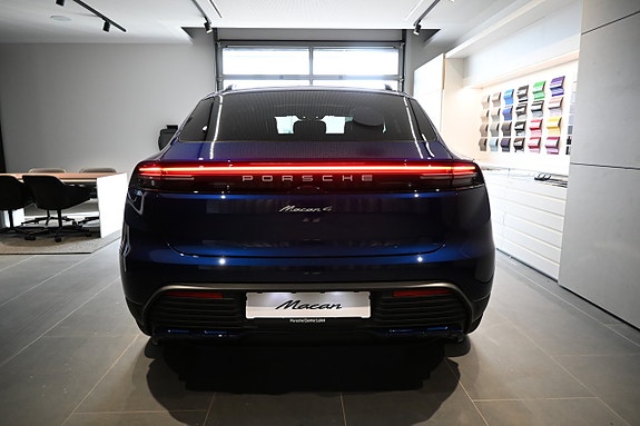 Porsche Macan 4 7 of 22