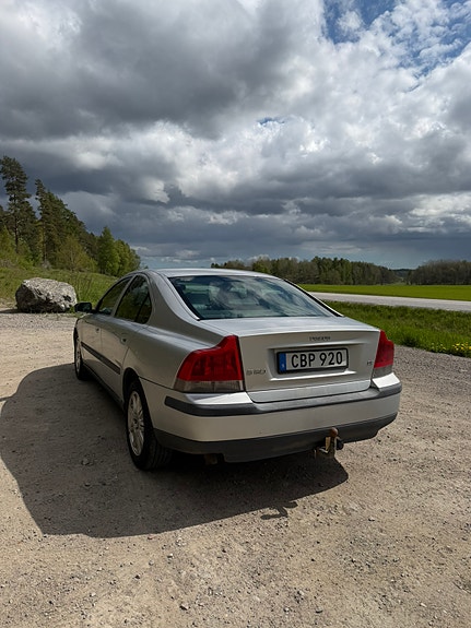 Volvo S60 3 of 4