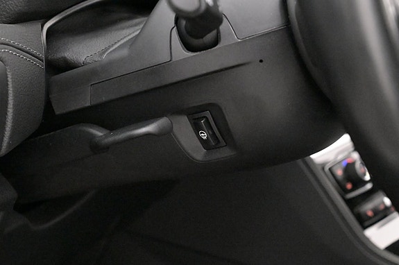 BMW 225xe 8 of 27