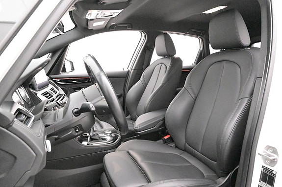 BMW 225xe 12 of 27