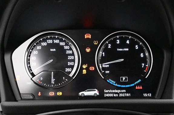 BMW 225xe 11 of 27