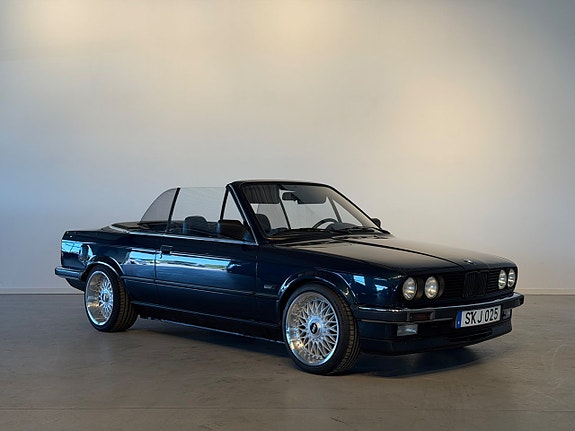 BMW 325i 2 of 5