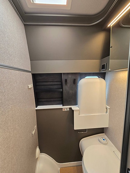 Hymer Grand Canyon S Xperience 16 of 19