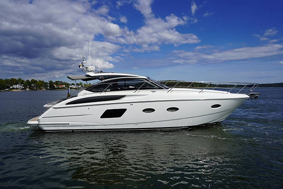 Princess V39 -2015, 2x VP D6-370/DP + joystick
