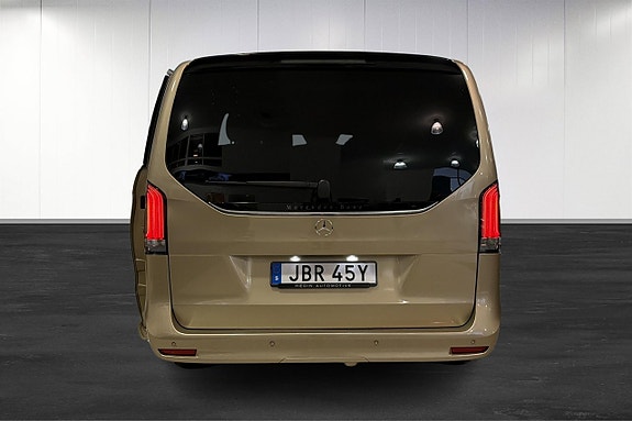 Mercedes-Benz V300 d 5 of 5