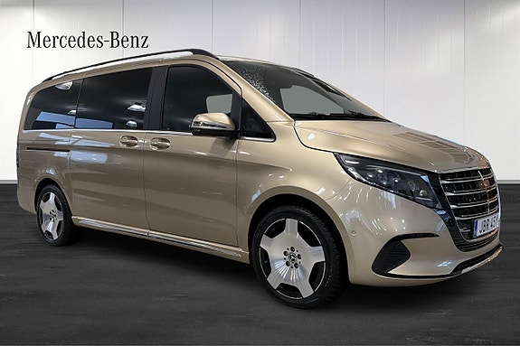 Mercedes-Benz V300 d 2 of 5