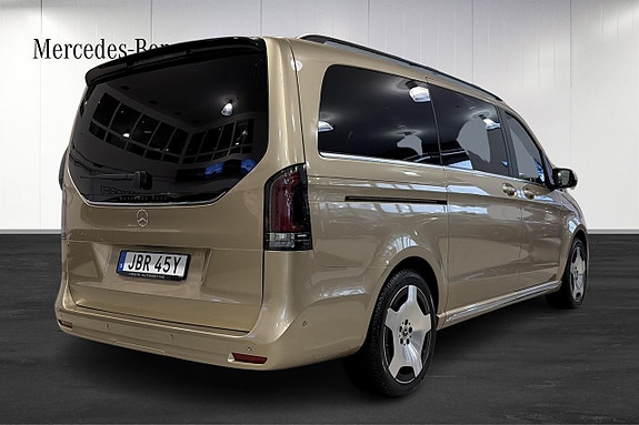 Mercedes-Benz V300 d 4 of 5