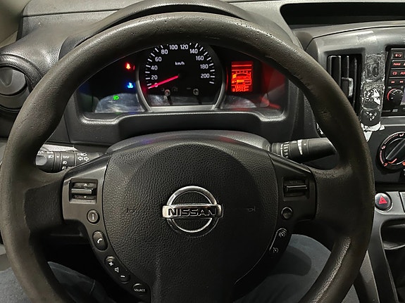 Nissan NV200 12 of 14