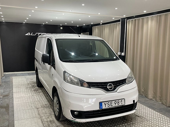 Nissan NV200 3 of 5