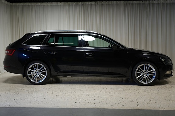 Skoda Superb 3 of 5