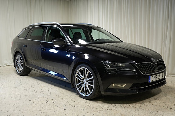 Skoda Superb 2 of 5