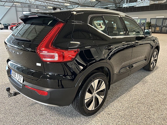 Volvo XC40 4 of 5