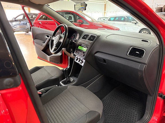 Volkswagen Polo 16 of 21