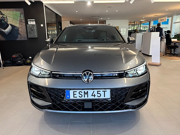Volkswagen Passat 2 of 5