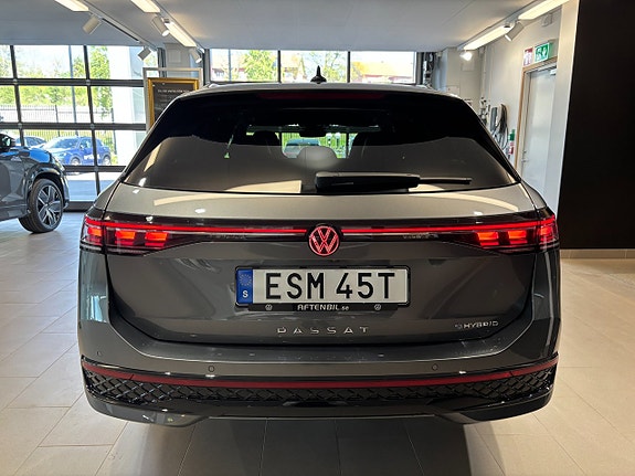 Volkswagen Passat 5 of 5