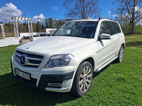 Mercedes-Benz GLK280 2 of 5