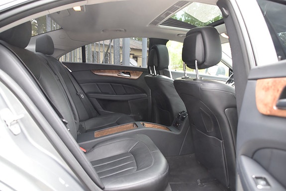 Mercedes-Benz CLS500 10 of 24