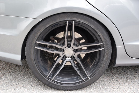 Mercedes-Benz CLS500 22 of 24