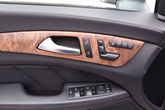 Mercedes-Benz CLS500 18 of 24