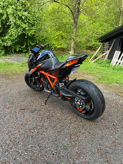 KTM 1290 Super Duke R 4 of 4