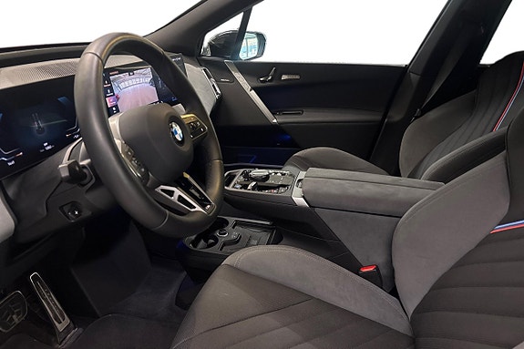 BMW iX 12 of 21
