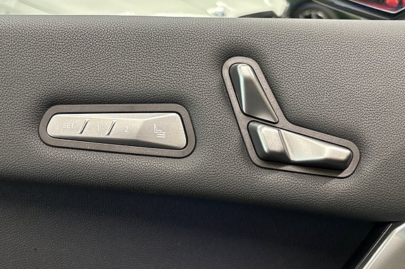 BMW iX 16 of 21
