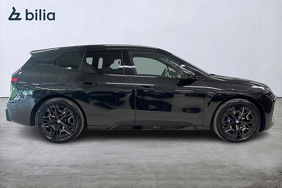 BMW iX 19 of 21